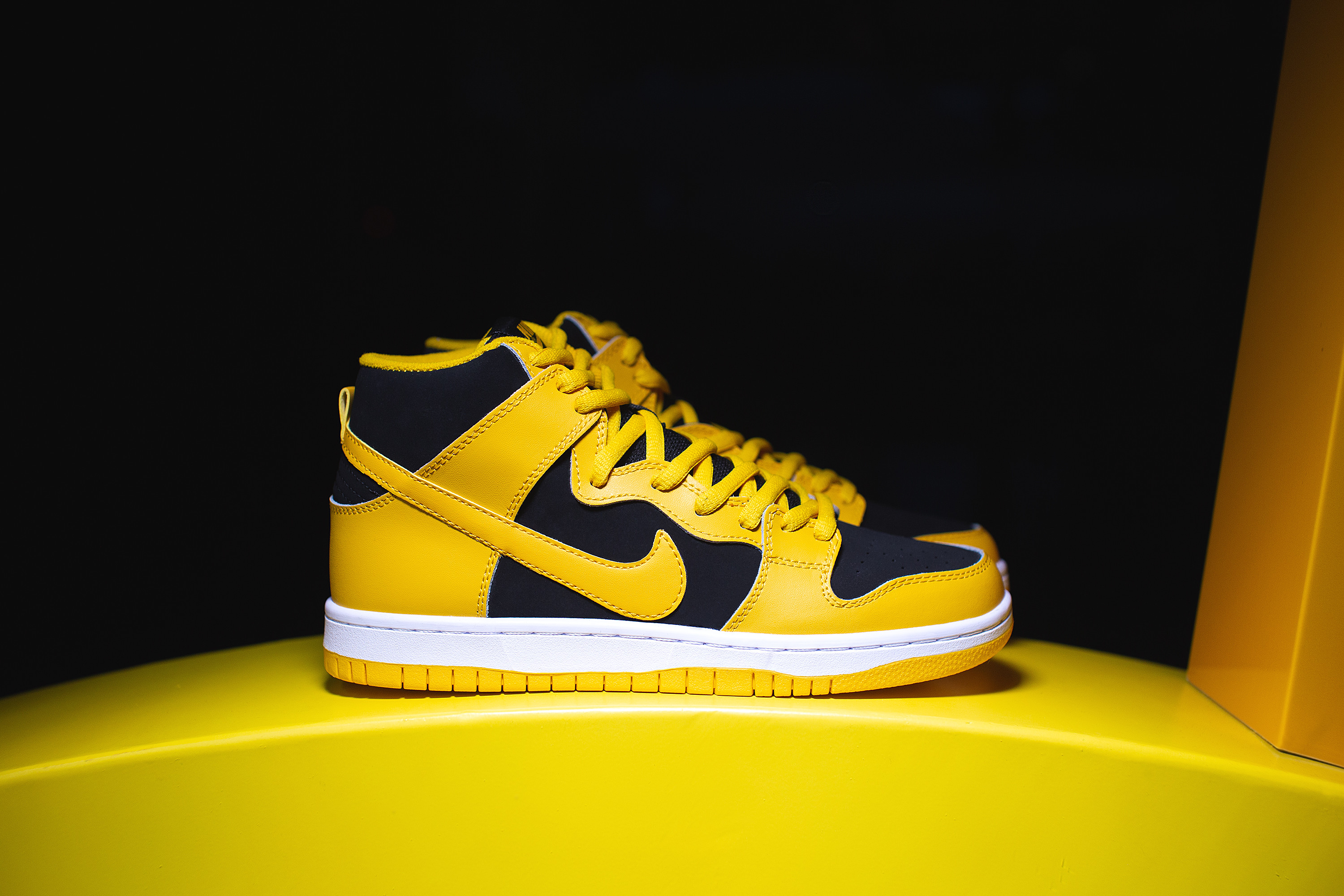 nike dunk high varsity